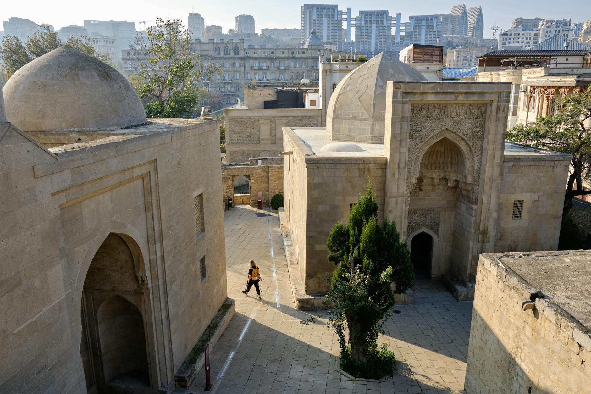 pexels-photo-18437117 old town in baku